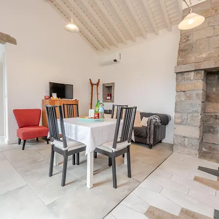 Casas Do Forneiro - T1 * Nordeste (Azores)
