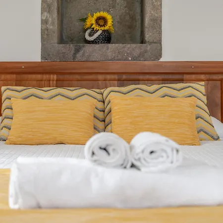 Casas Do Forneiro - T1 * Nordeste (Azores)